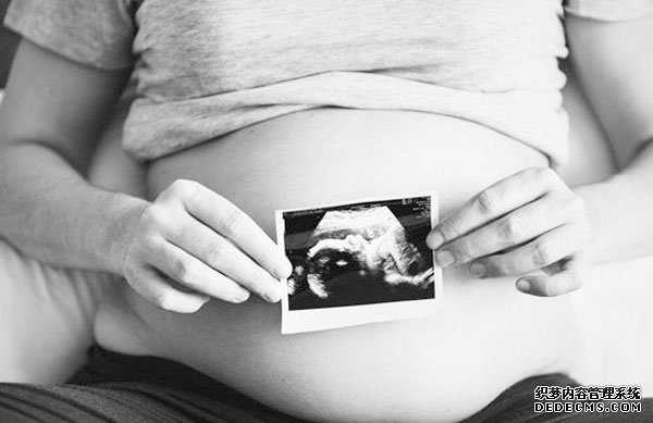 单角子宫患者试管怀上双胎必须要减胎吗